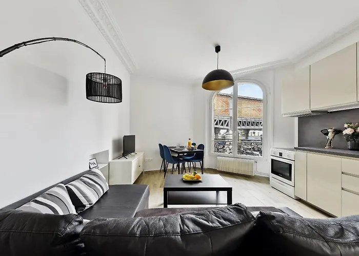 Eiffel Tower & Grenelle - 2Br - Cityapartmentstay