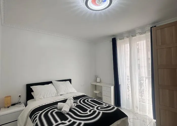 Superbe Appartement Renove Au Coeur De La Capitale