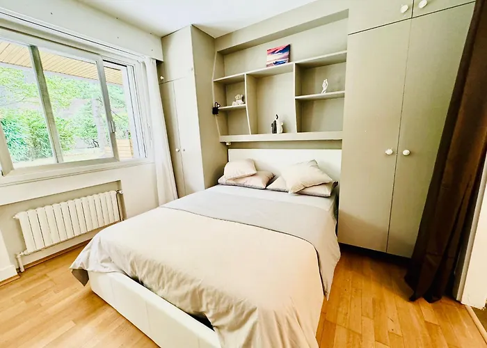 2 Bedrooms Paris Near Tour Eiffel Free Parking High Security
