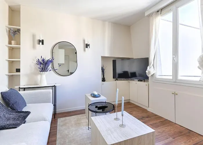 Daumesnil Nation Charming Lovely Studio