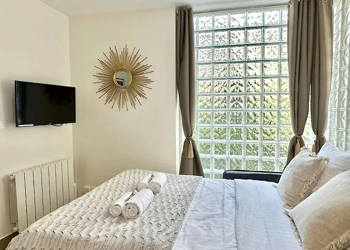 1575C Family Apartment La Villette