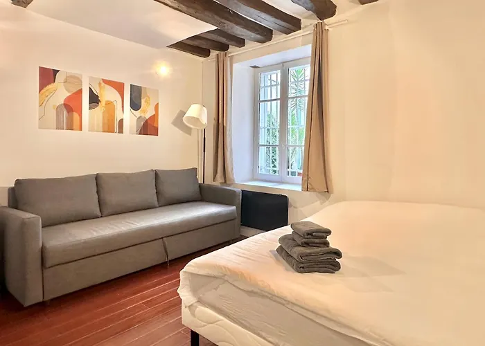 Cozy Apartment Near Marais On Rue Trousseau