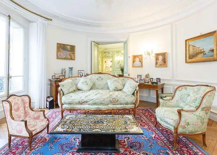 Superb 4 Bdrms 185M2 Apt Trocadero