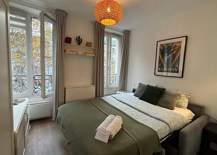 Clichy Studio Getaway - C70