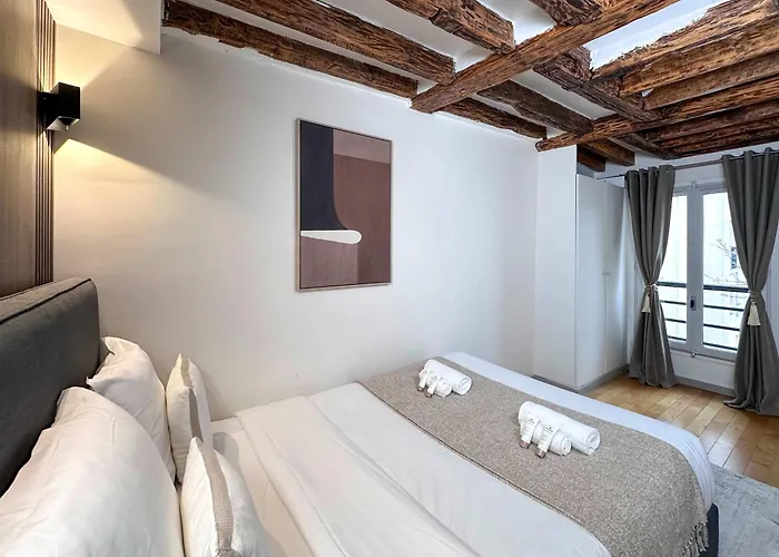 Authentic Flat Near Luxembourg Garden