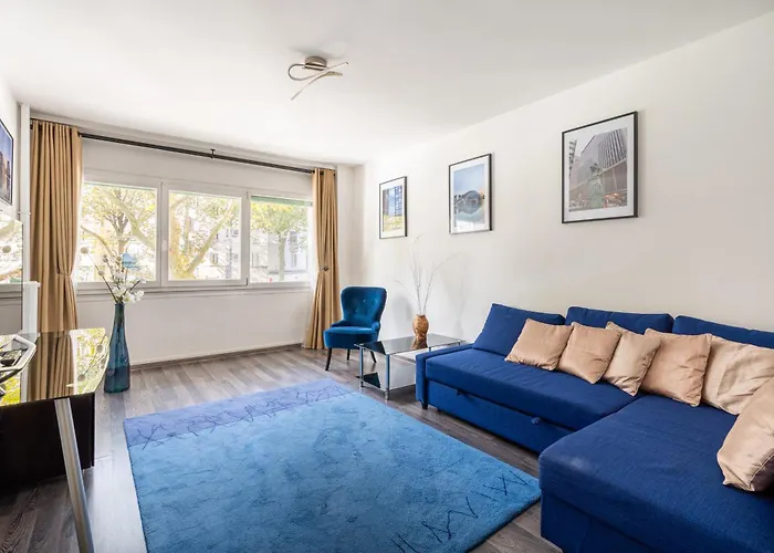 Bright & Contemporary 2Bd Apartment