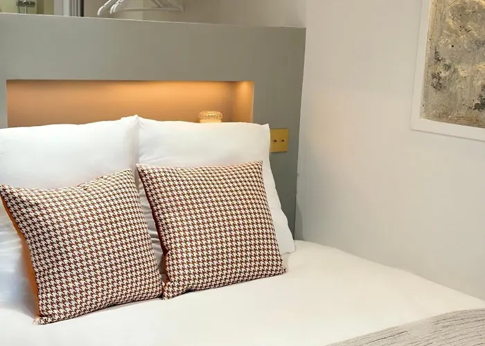 Hotel Paris Amore