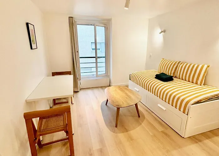 Charming Bright Studio In Menilmontant