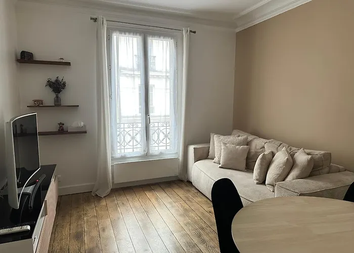 Le Voltaire Apartment - Paris Center