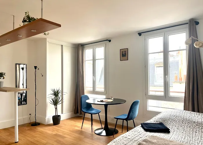 Eiffel Tower - Cosy Studio