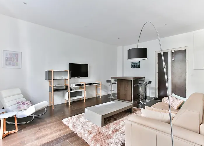 Luckey Homes- Rue Beranger