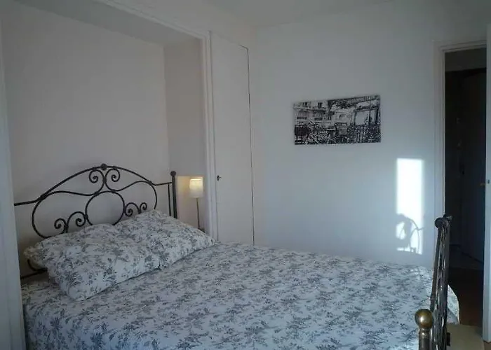 Passy Apartment