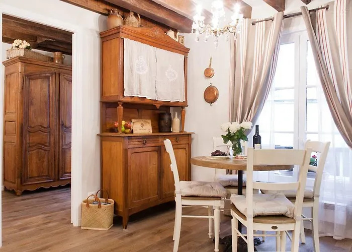 Apartment Simon le Franc