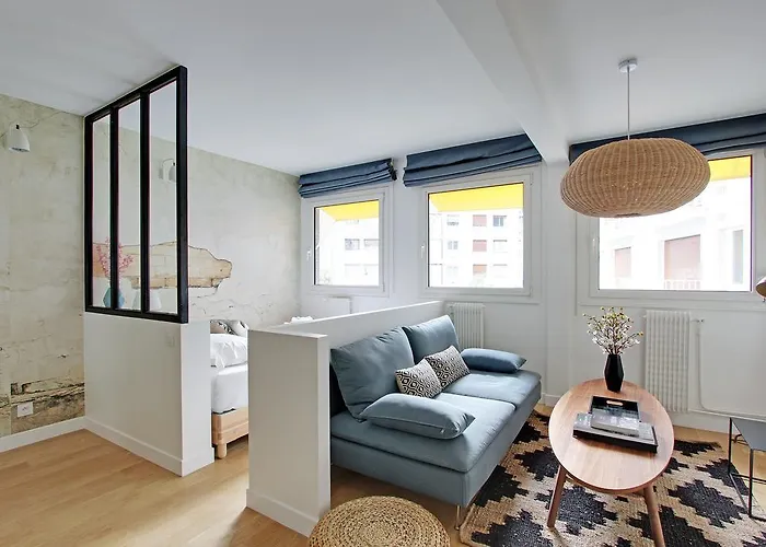 Pick A Flat\'S Apartment In Eiffel Tower- Boulevard De Grenelle