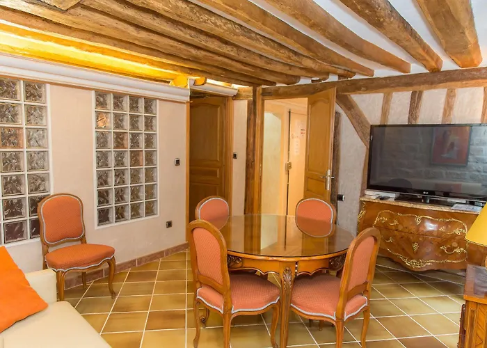 Saint Germain des Prés Apartment