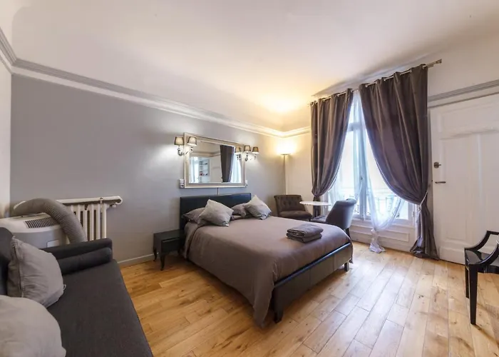 Private Studio - Avenue des Champs-Elysées