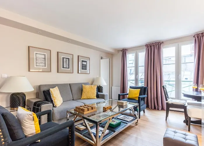 Families And Friends - Center - 110 Sqm