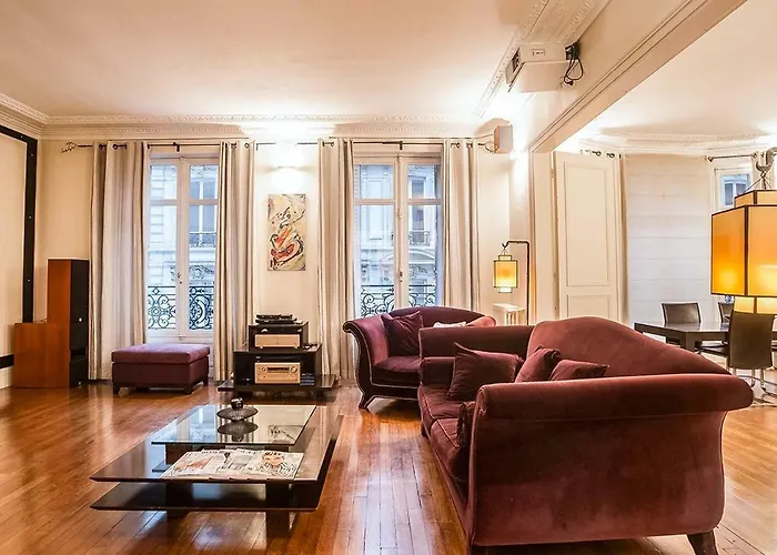 Apartment Rue Arsene Houssaye In Paris