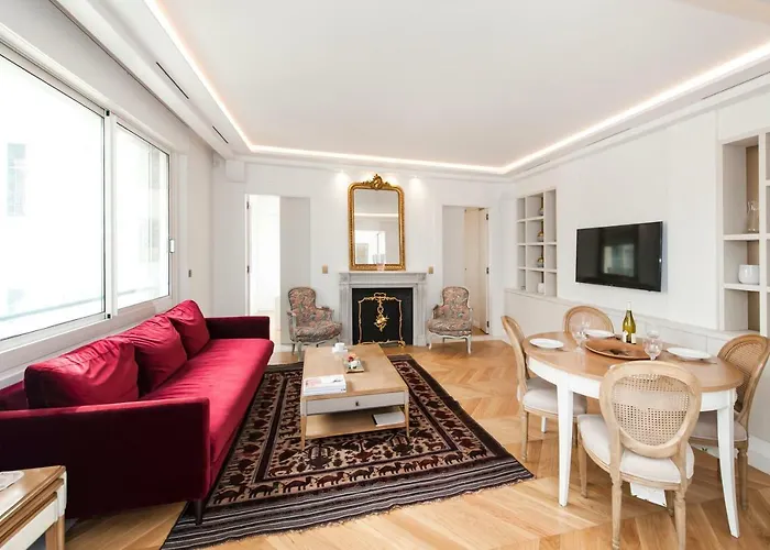 Luxury Montaigne Apartment