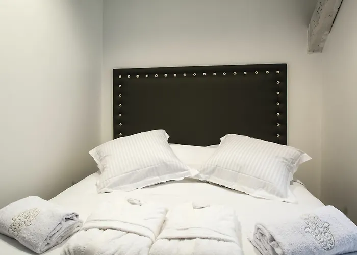 Luxury Apartment In Paris - Republique