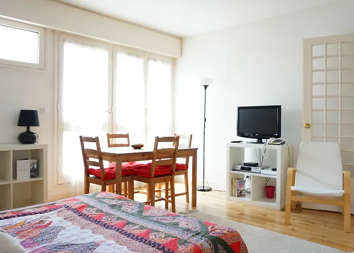 Etoile Studio Paris 16