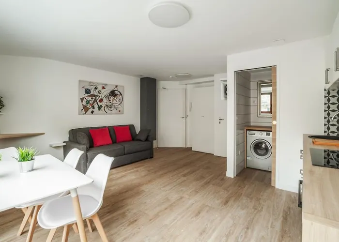 Bright And Cosy Flat At The Heart Of Paris In A Trendy District - Welkeys