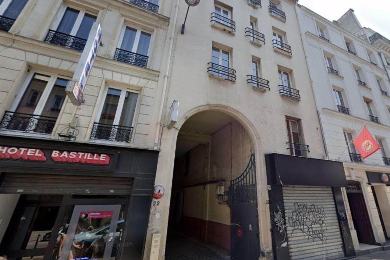 Bastille Hotel 2*