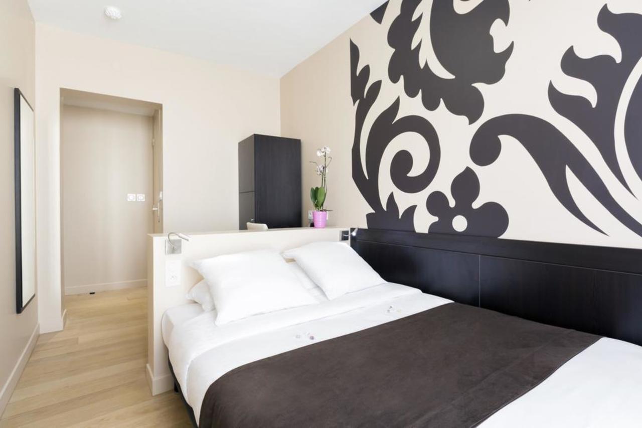 Bastille Hotel 2*