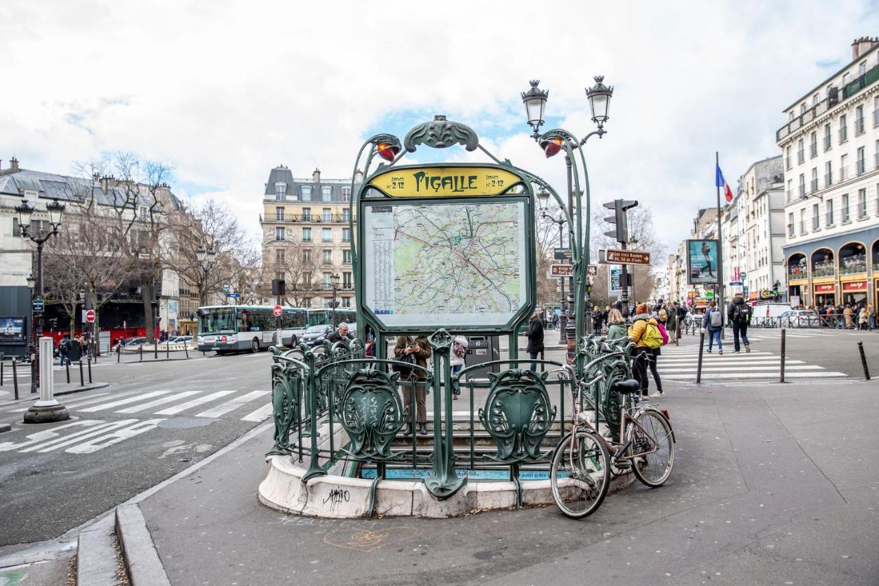 Montmartre Pigalle * Parigi