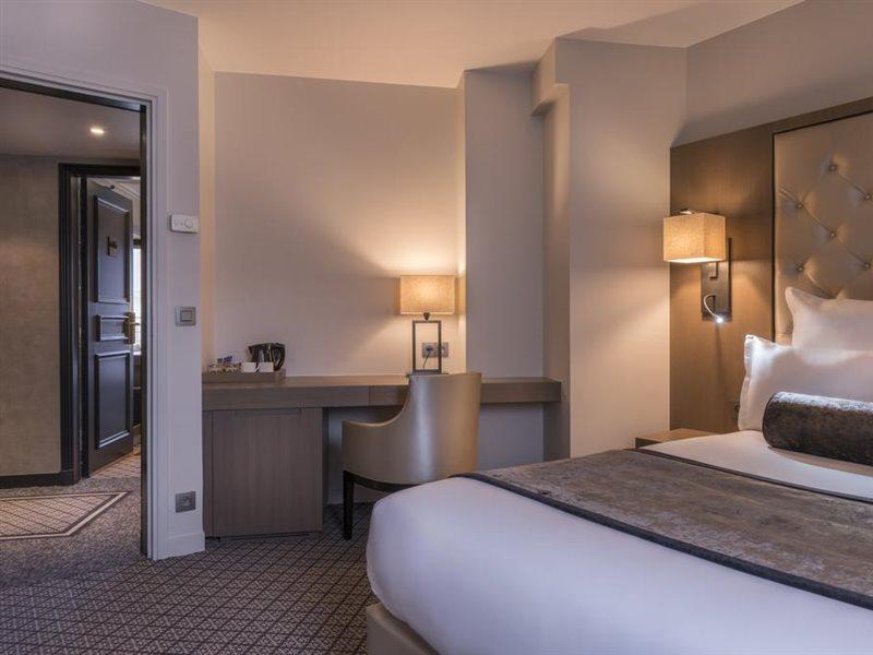 Hotel La Des Ternes 4*