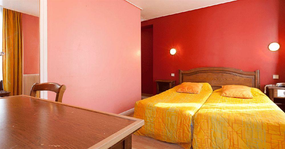 Hotel Bristol Republique 3*