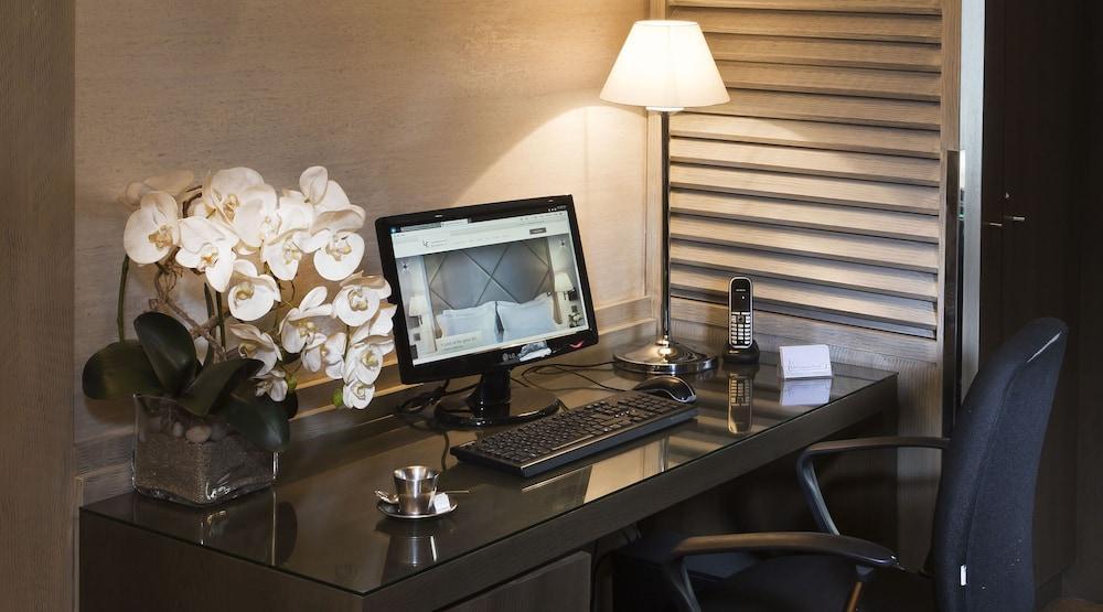Hotel Longchamp Elysées 3*