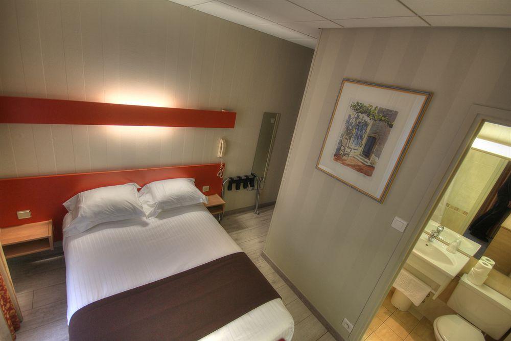 Des Trois Gares Hotel 3*