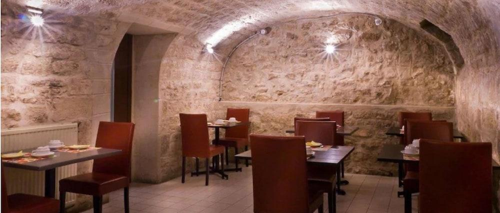 Hotel Le Compostelle 3*