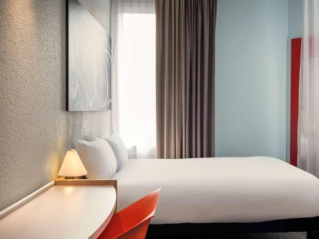 Ibis Daumesnil Porte Doree Hotel