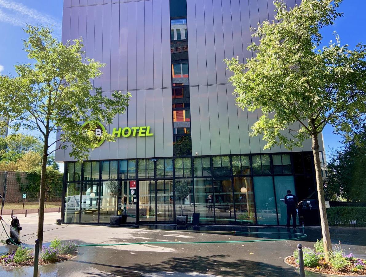 Hotel Porte Des Lilas Parigi