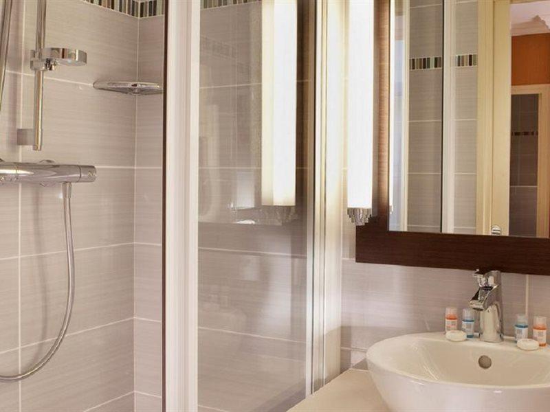 85 Saint Honore 3* Parigi
