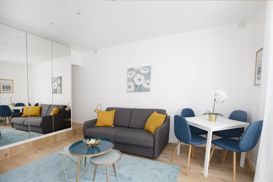 Stylist And Cosy In Montparnasse Apartment Paris