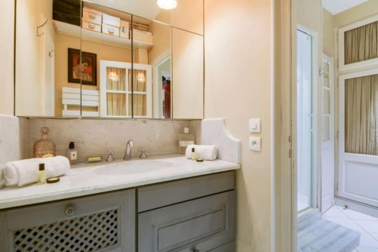 Appartamento Guestready - Classic Parisian In Marais *