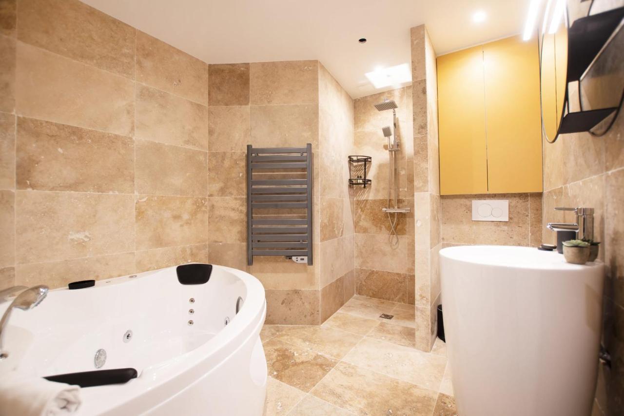 Guestready - Studio With Jacuzzi In The 10 Th * Parigi