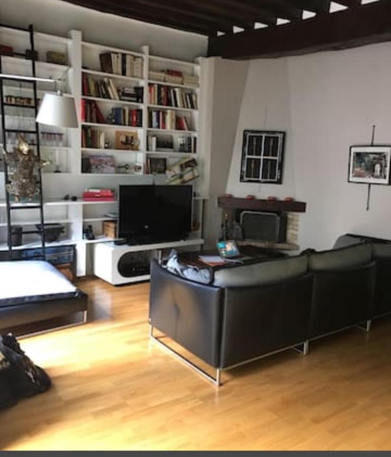 With Terrace In Center - Montorgueil District Paris