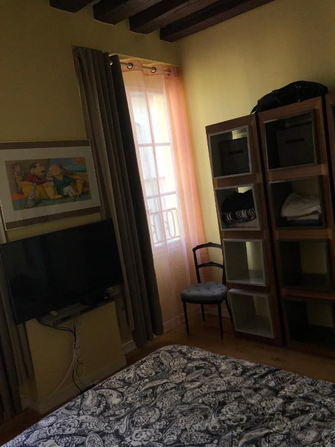 With Terrace In Center - Montorgueil District Apartment