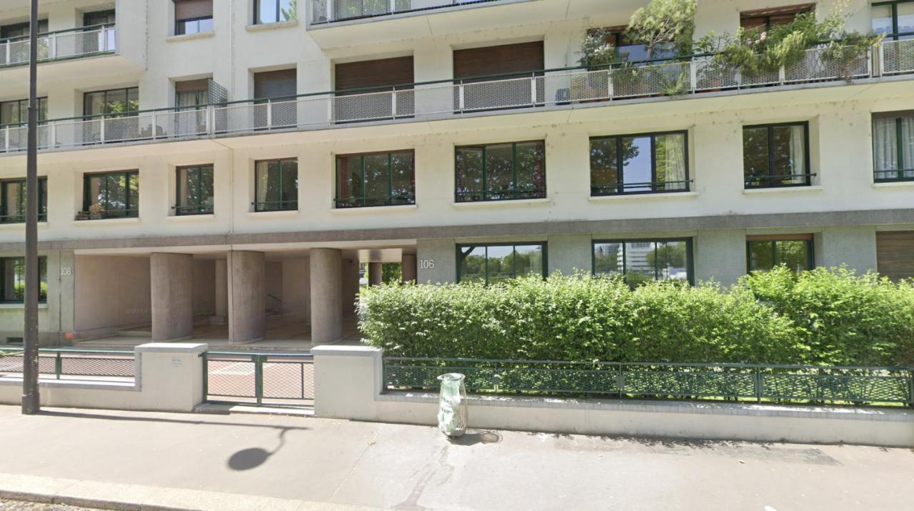 Luxe Eiffel Tower And Seine River Apartment
