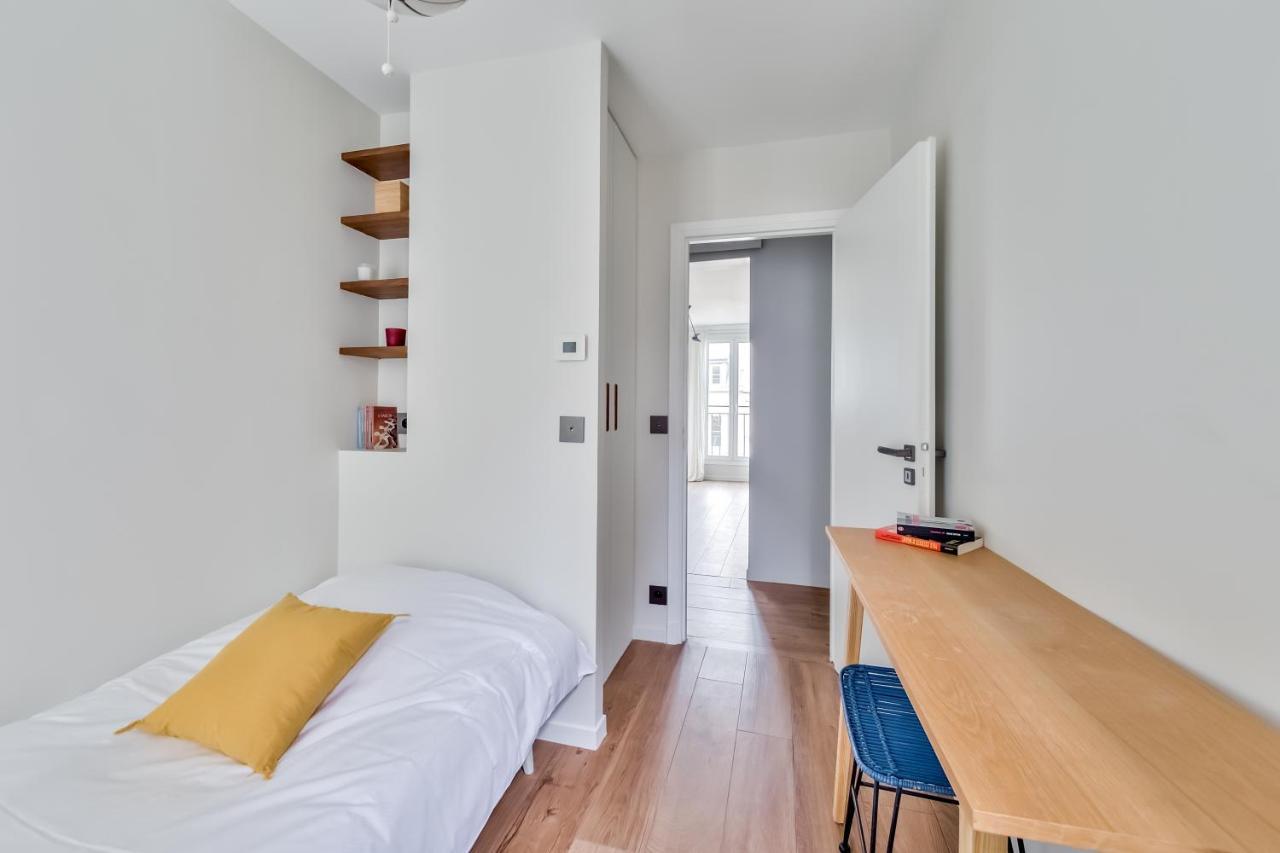Splendid 3 Bdrs Flat In A Prime Location Of Apartment