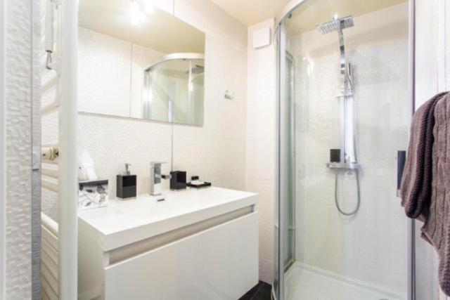 Apartment Cmg Grand Boulevards / Sentiers Ii