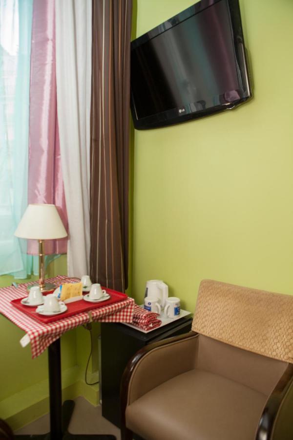 Club246 Saint Martin Bed & Breakfast Parigi