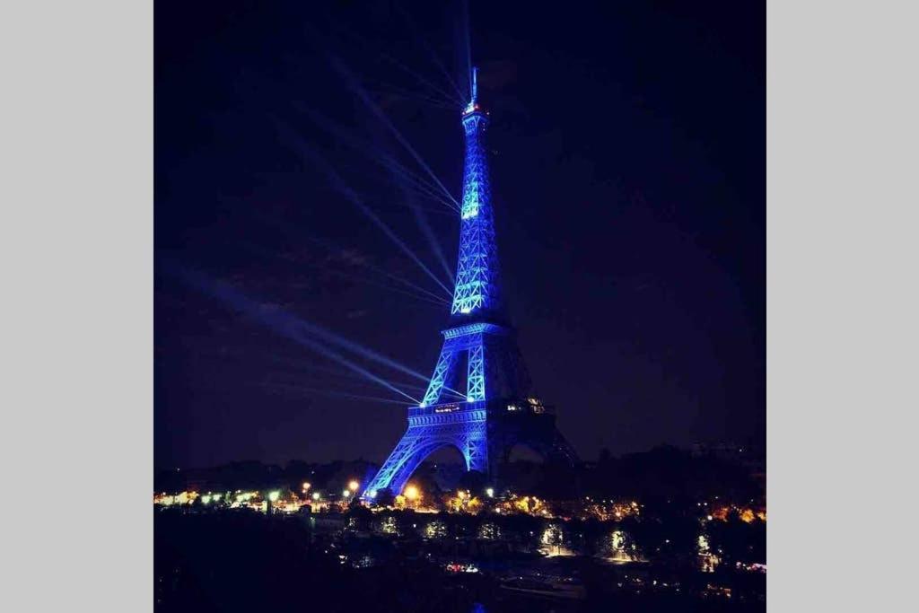 Apartment Eiffel Tower Romantic View Paris