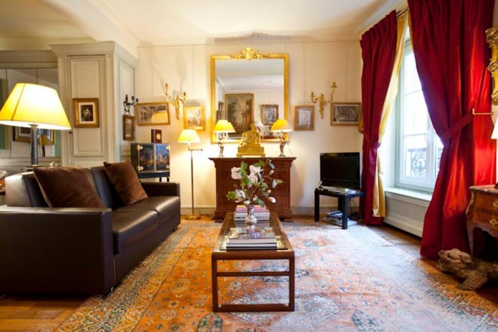 Champs-élysées Luxury Champagne Haven Apartment