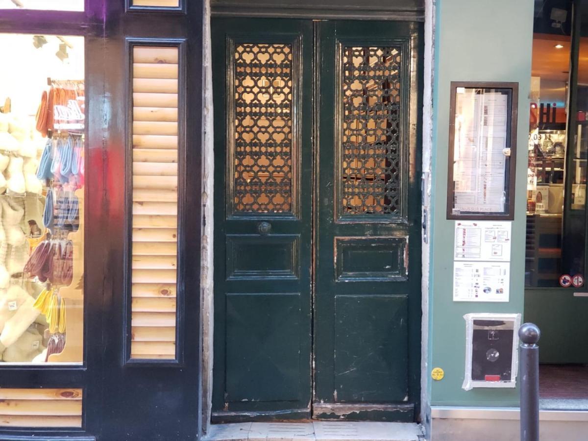 6 Saint Germain Seine Apartment Paris