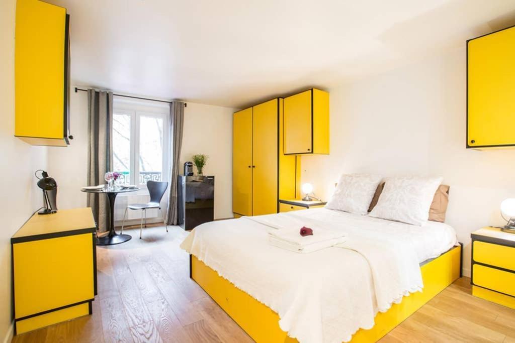 Charming Le Marais Retro Parigi